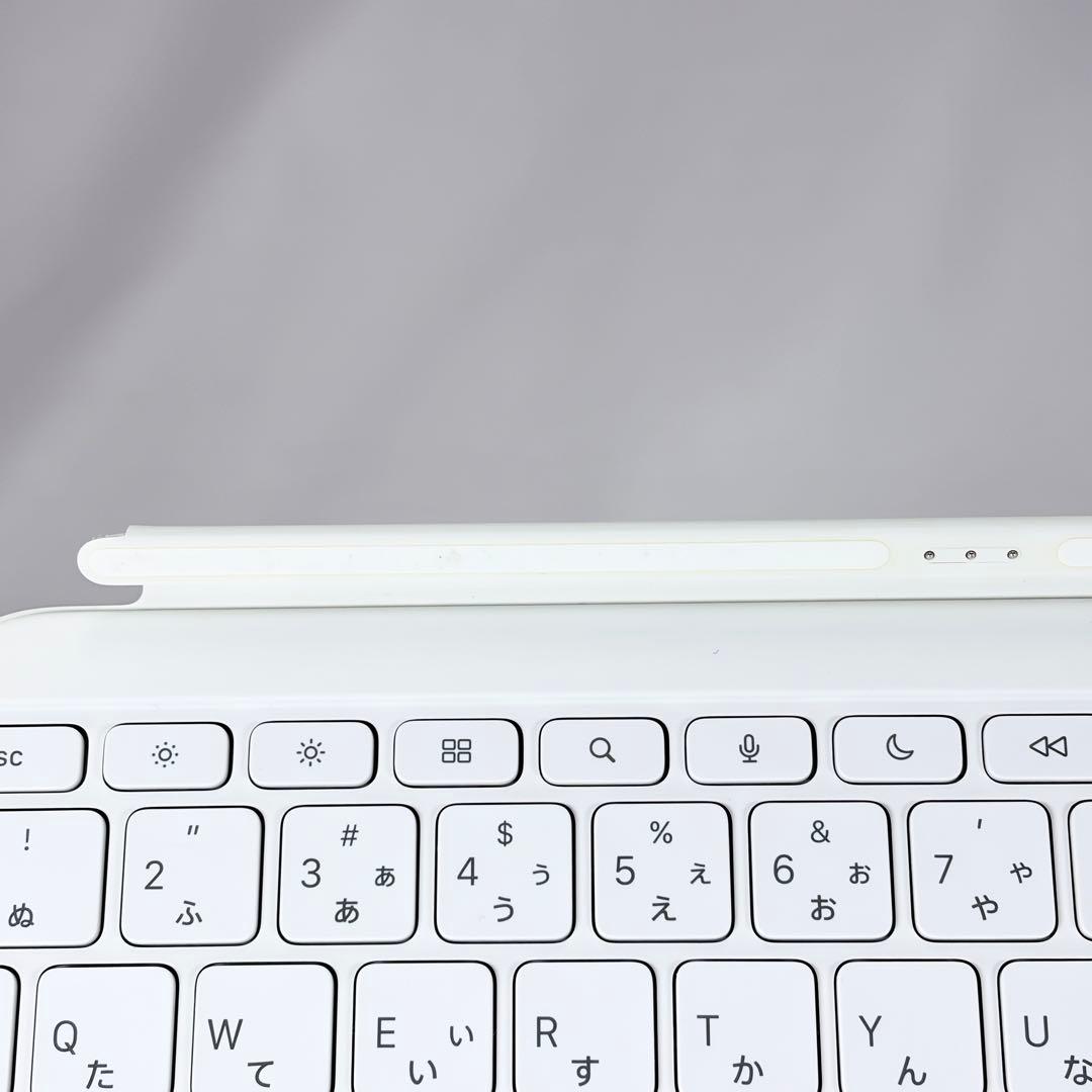 良品　iPad 第10世代 Magic Keyboard Folio A2695