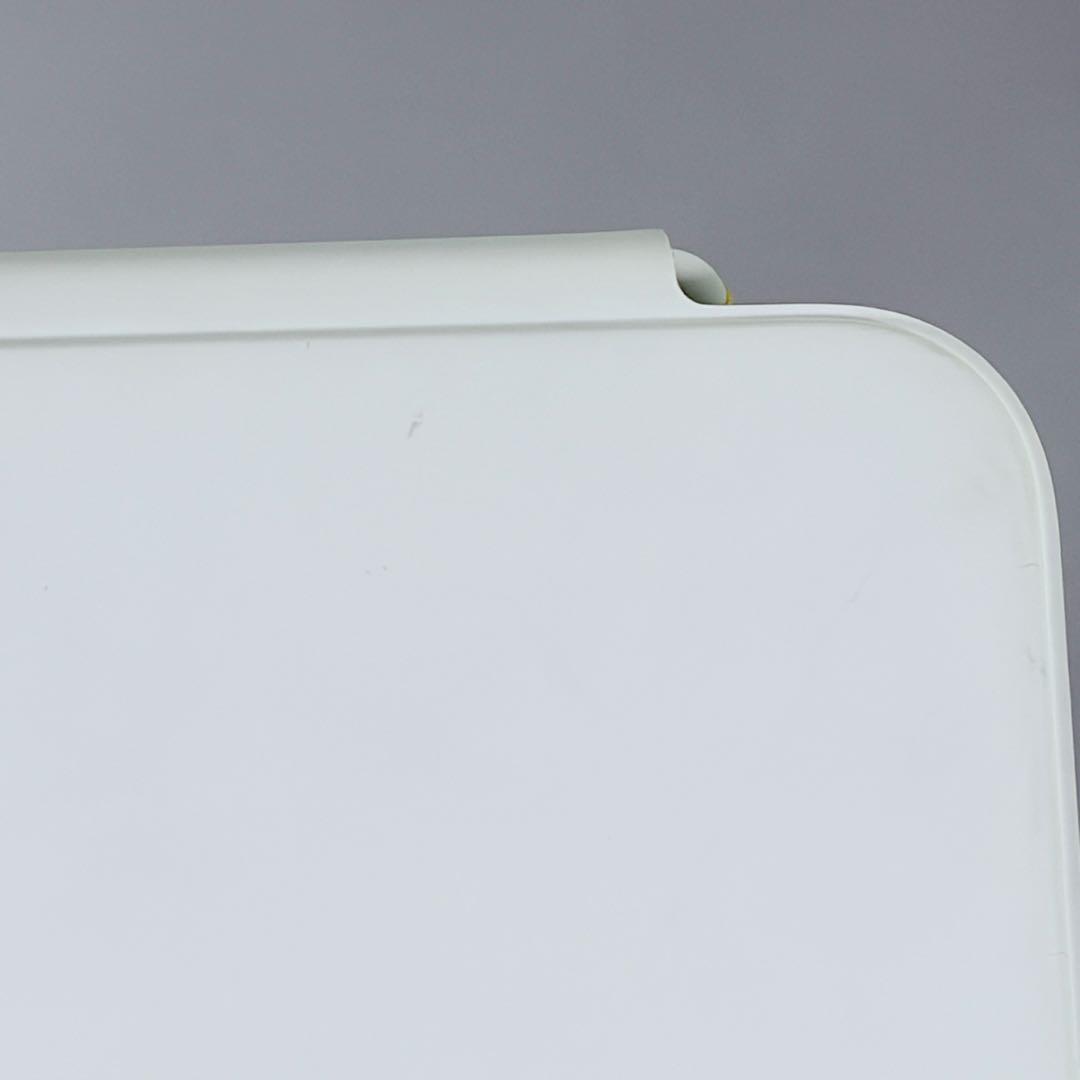 良品　iPad 第10世代 Magic Keyboard Folio A2695
