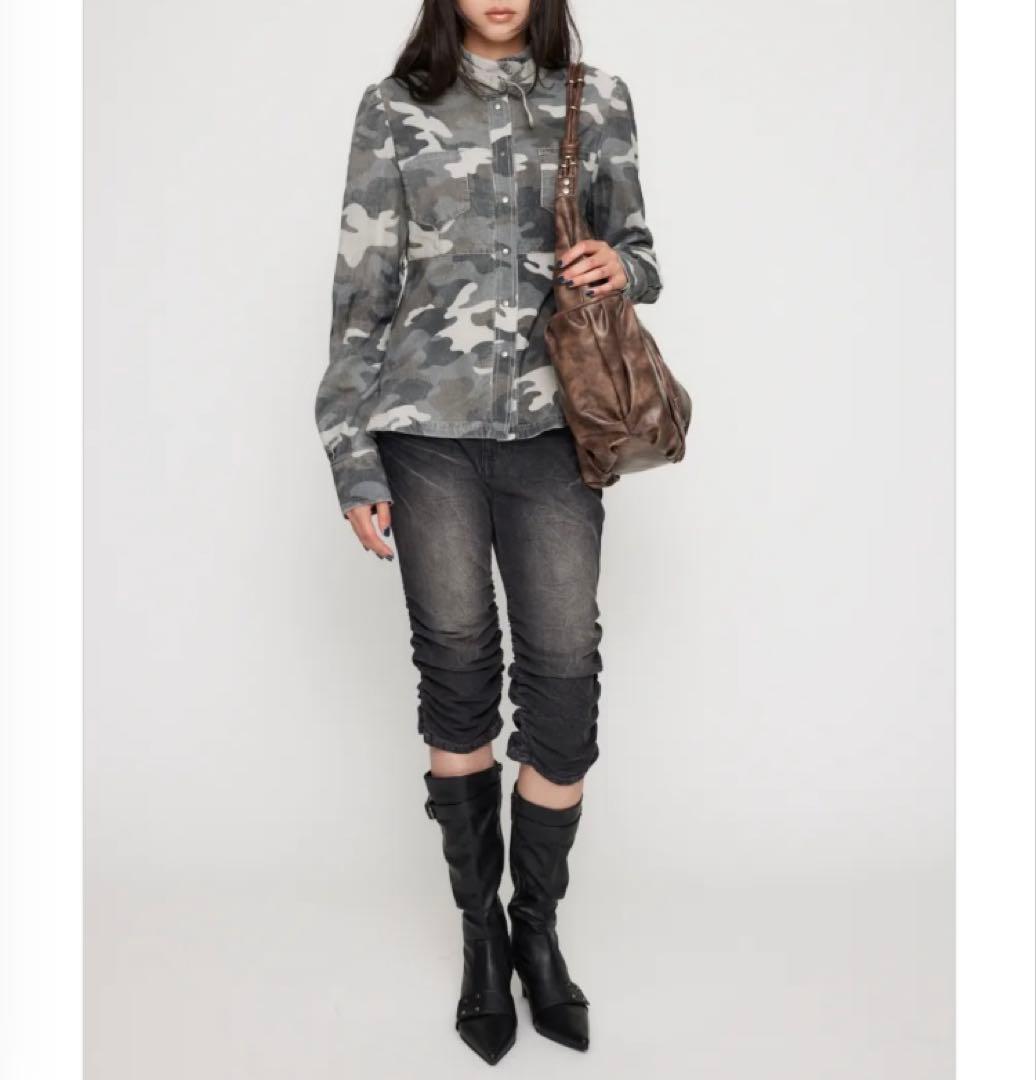 新品未使用LAGUA GEM PEPLUM CAMOトップスGRY