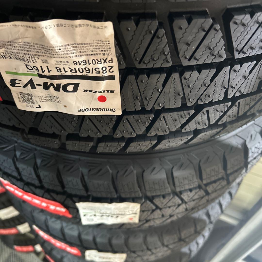 ピロ氏さま専用4本　285/60R18 ブリヂストンDMV3 新品　22年製造