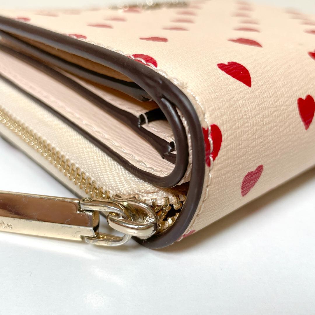 キュートなハート柄❤️kate spade スペンサー　二つ折り財布　ハート