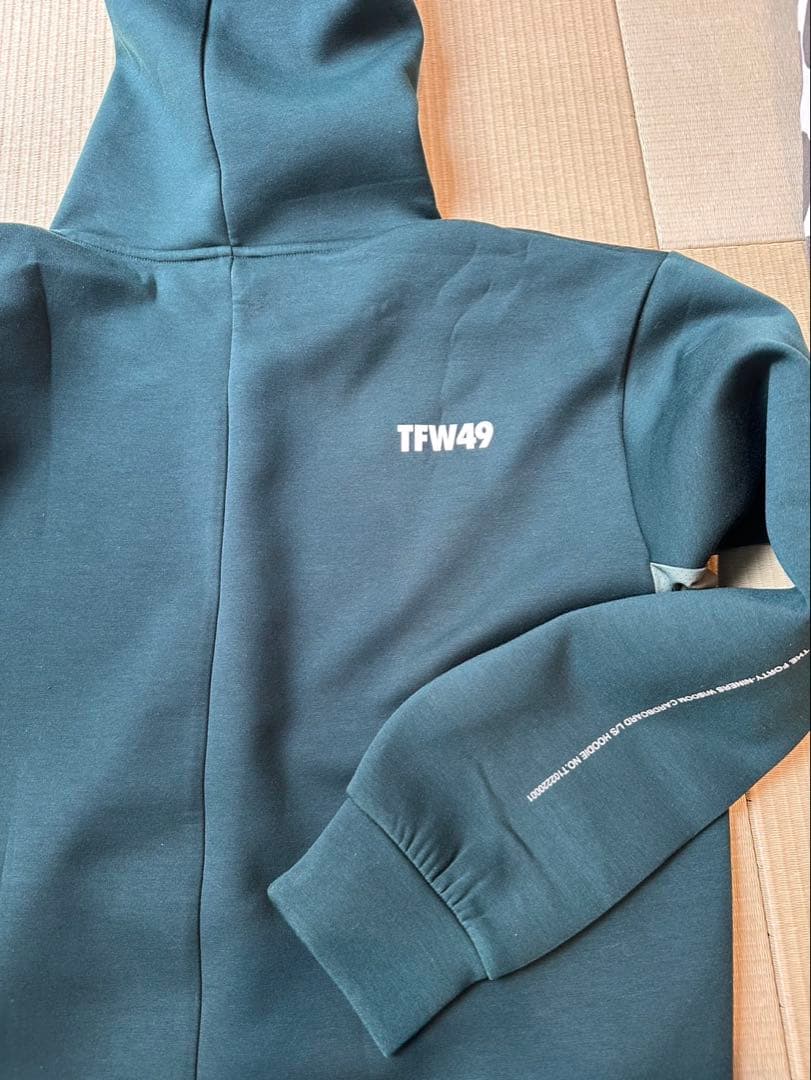 TFW 49 スウェットパーカー　【美品】　T102220001