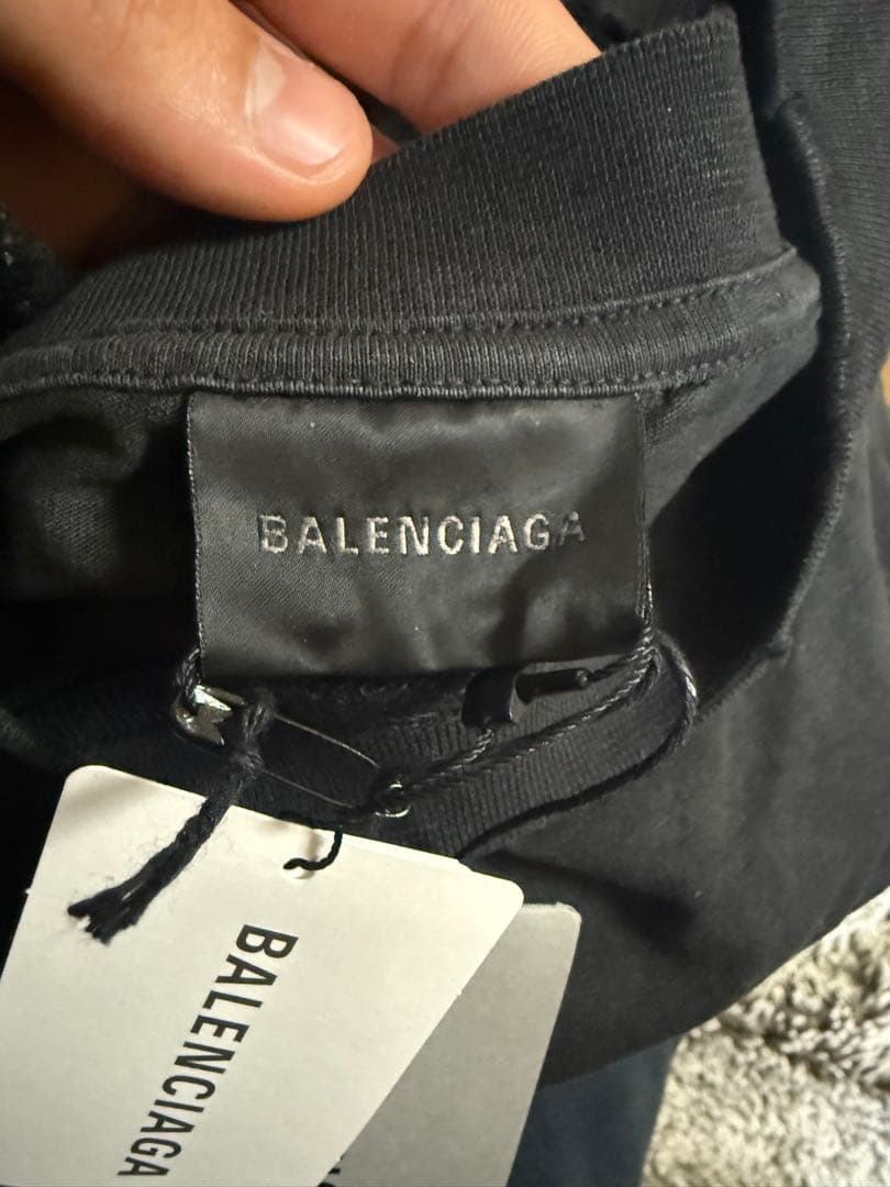 【極美品】 25AW balenciaga デストロイ加工ロゴパッチTシャツ