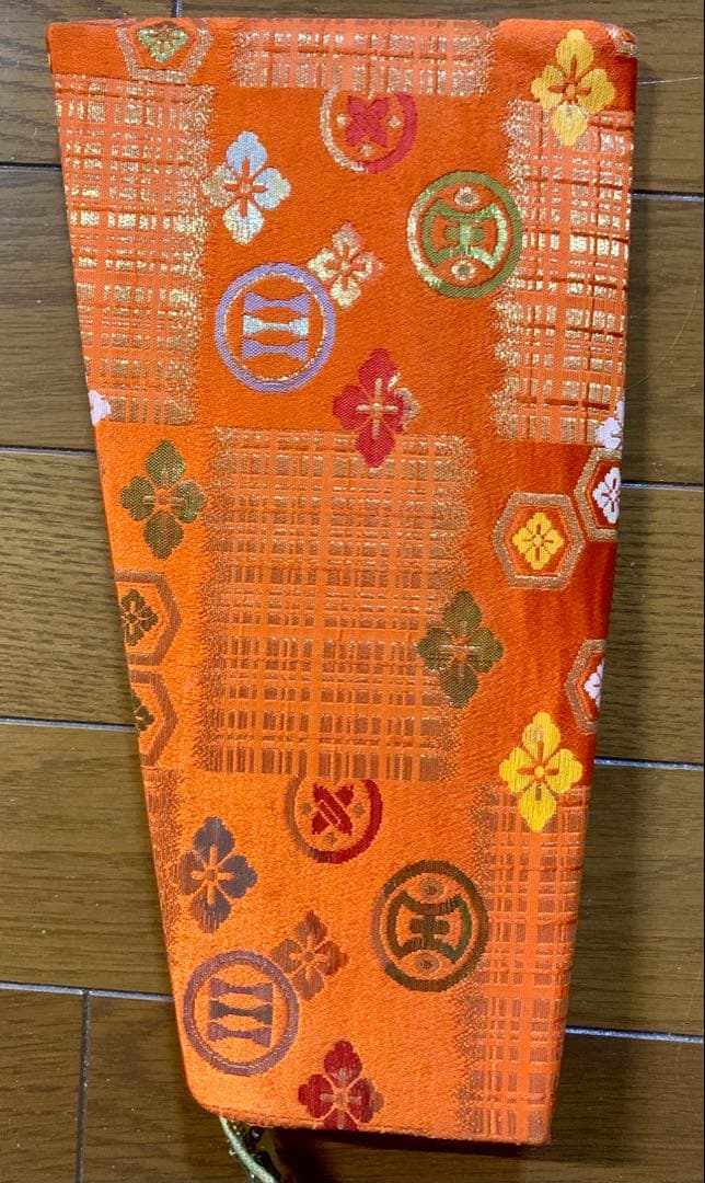 《三味線撥 バチ 天然素材》和風模様カバー付き 重さ100.6g