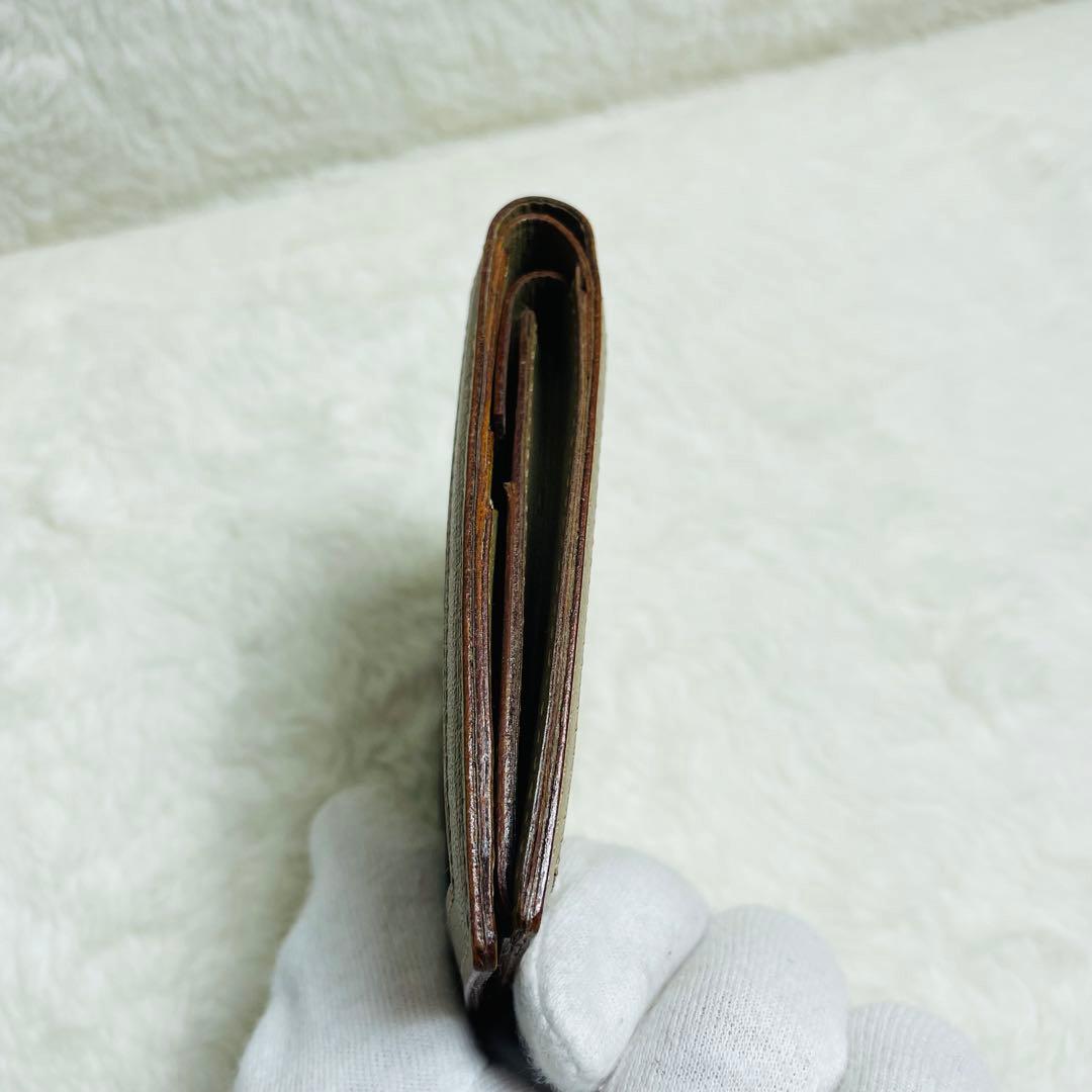 新品未使用　正規品　二つ折り財布Yves Saint Lauren箱付　希少