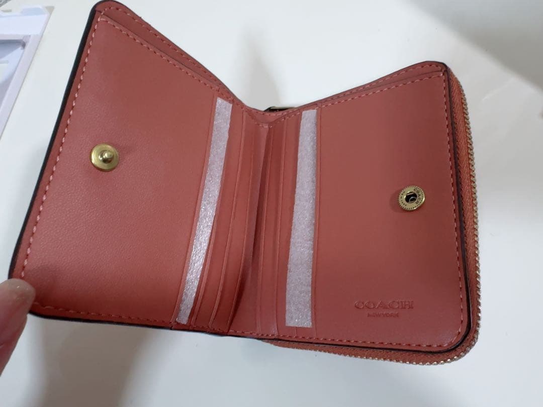 【新品・正規品】コーチ 2つ折り財布