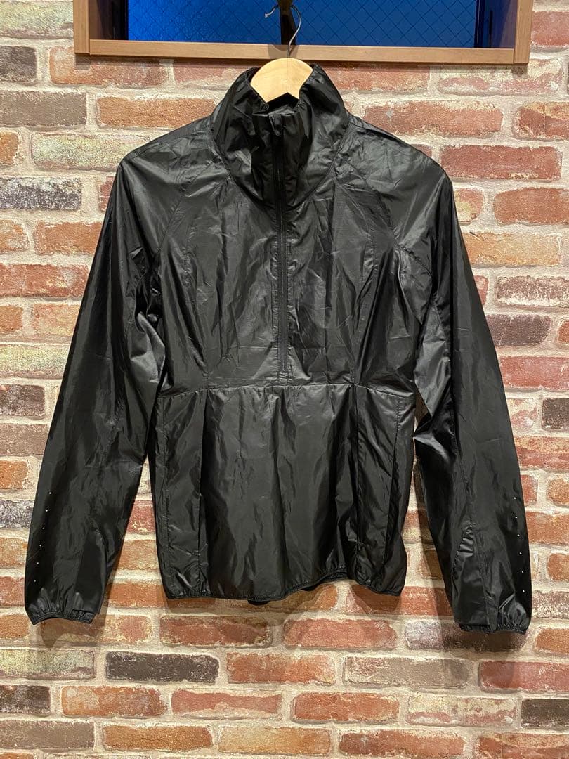Lululemon ルルレモン Run With It Jacket 黒