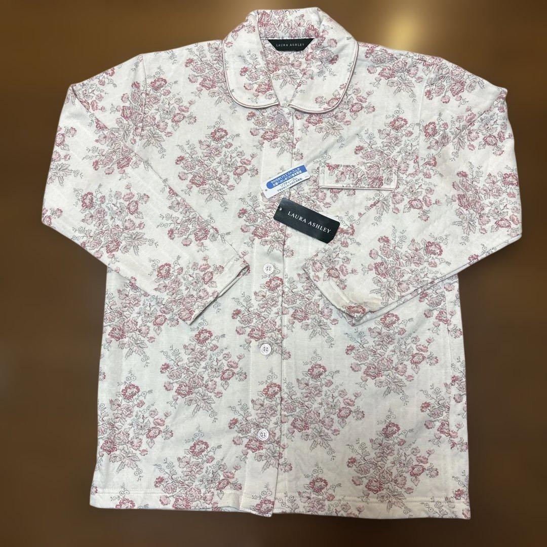 新品タグ付き【LAURA ASHLEY 】婦人パジャマ キルティング Mサイズ