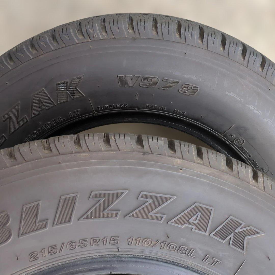 ぷみ様①専用商品215/65R15LT 110/108L W979 溝高