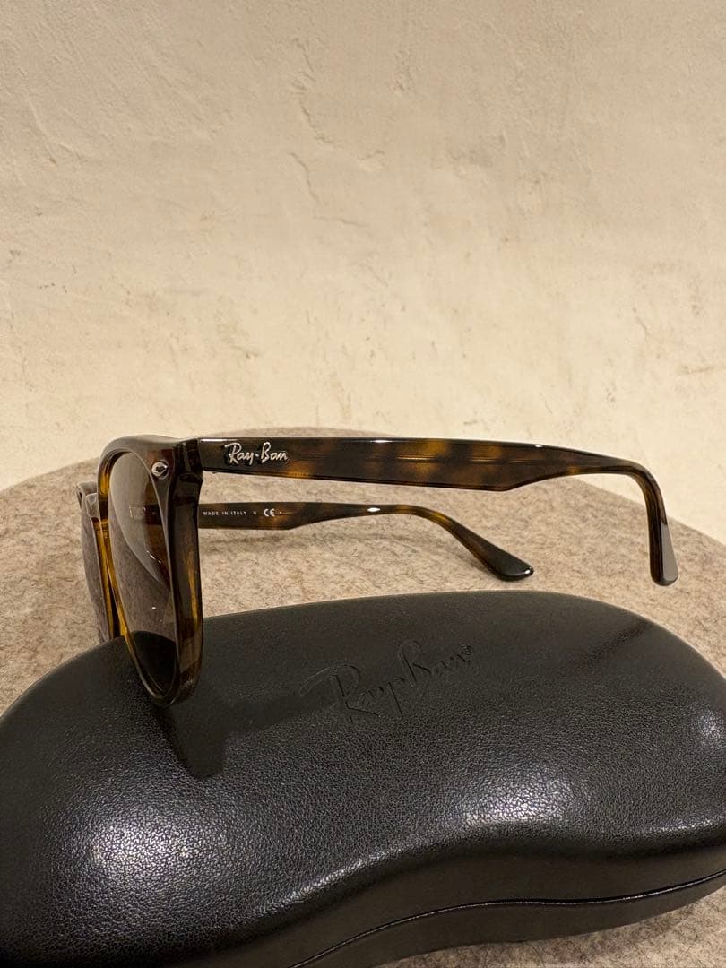 Ray Ban RB 4259-F 710/73【未使用】