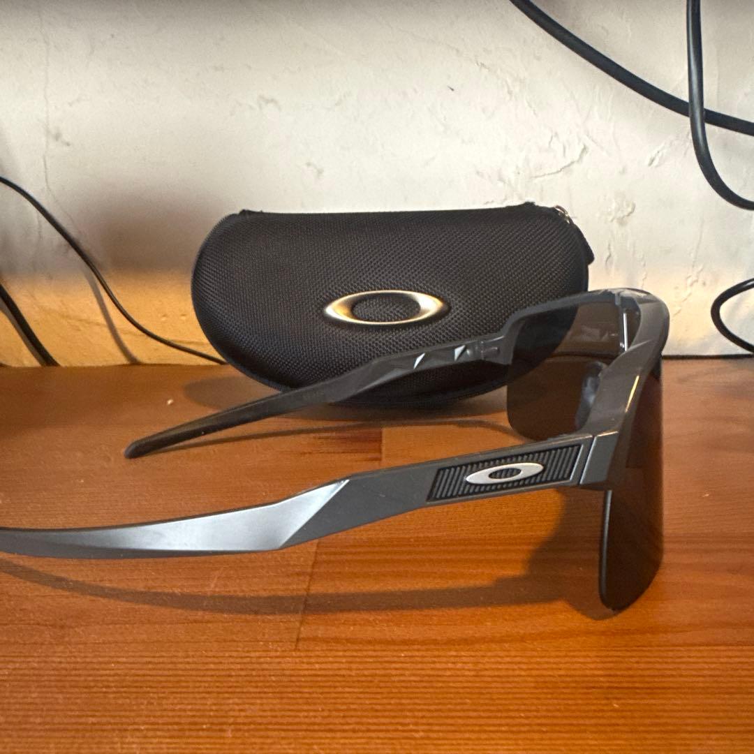 小物 Oakley Sutro Lite