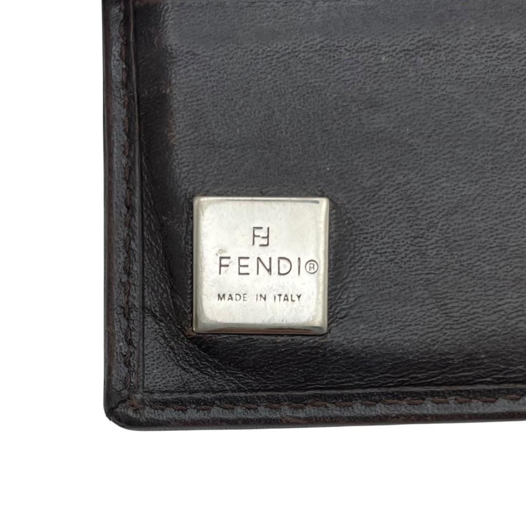 【美品】 FENDI フェンディ 二つ折り財布 ズッカ柄 レザー