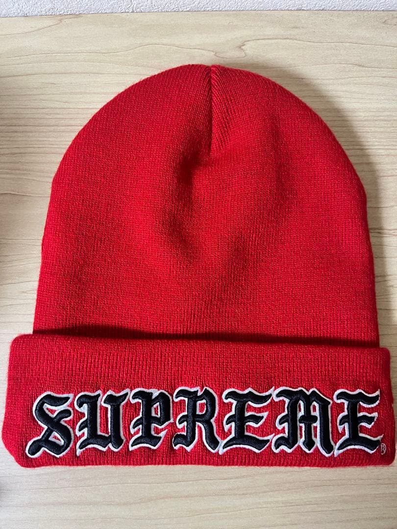 希少Supreme New Era Old English Beanie 赤