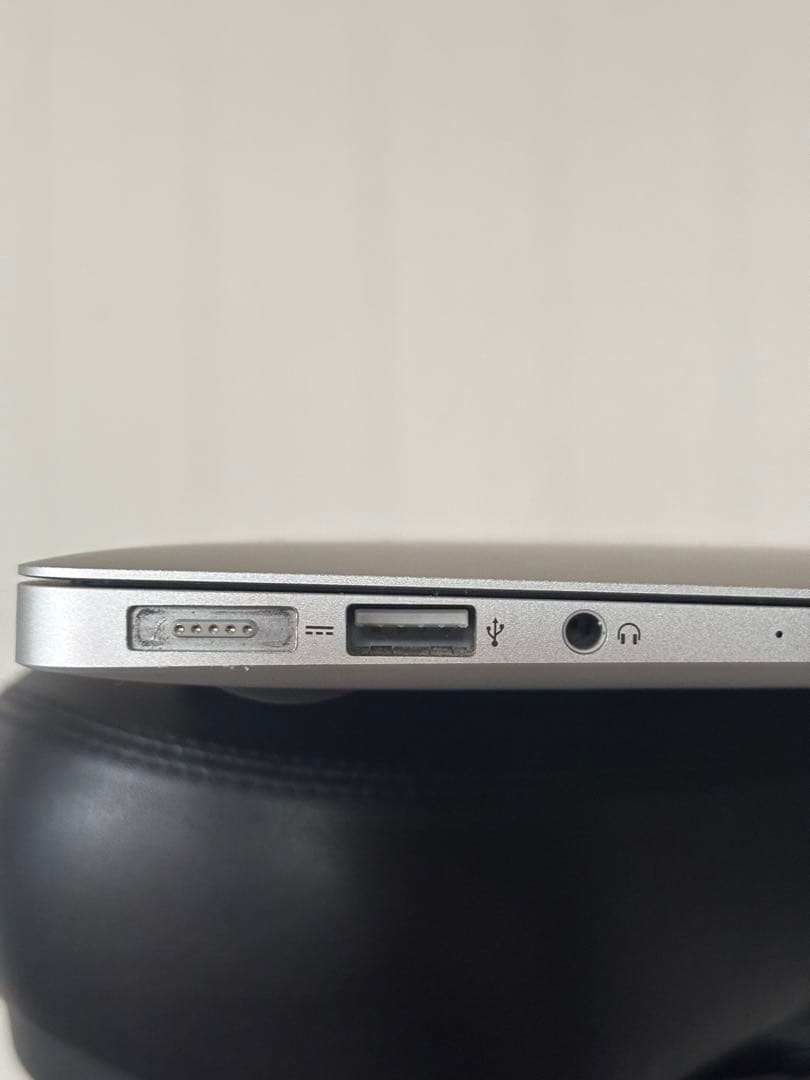 ジャンク MacBook Air 11インチ 2015 A1465 起動不可