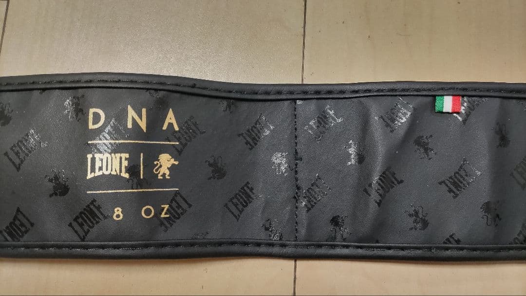 LEONE ボクシンググローブ DNA 8oz