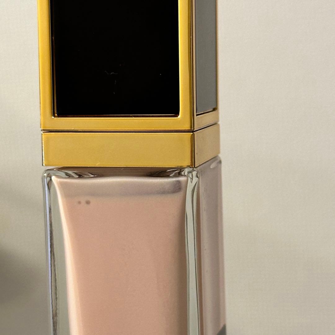 TOM FORD シェイド アンドイルミネイト ソフト ラディアンス プライマー