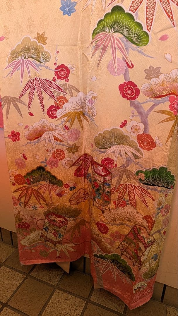淡い黄色 おめでたい柄の振袖＆帯•帯揚げ•帯締め付き4点セット♪