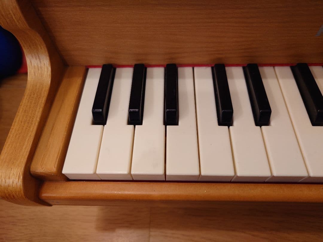カワイ木製ミニピアノ 32鍵盤 グランドピアノ型