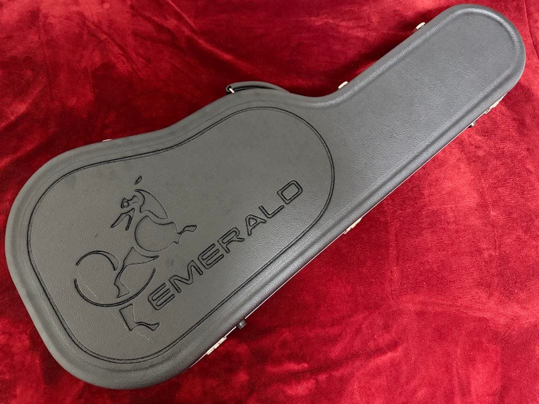 Emerald Guitars Virtuo 2023 市場相場60万円超