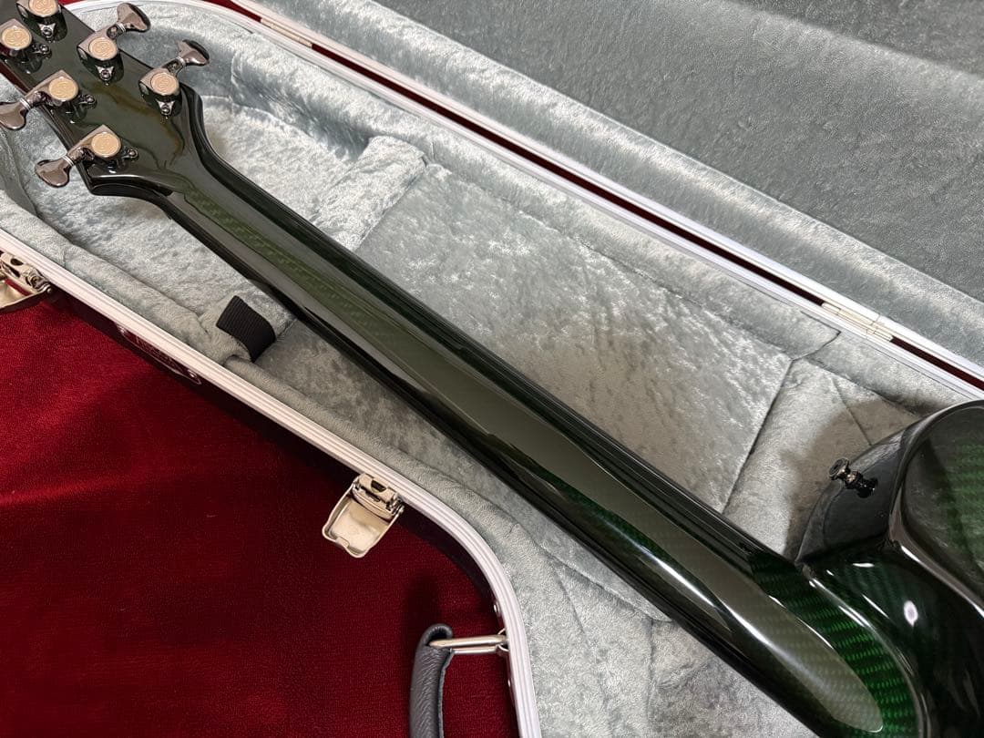 Emerald Guitars Virtuo 2023 市場相場60万円超