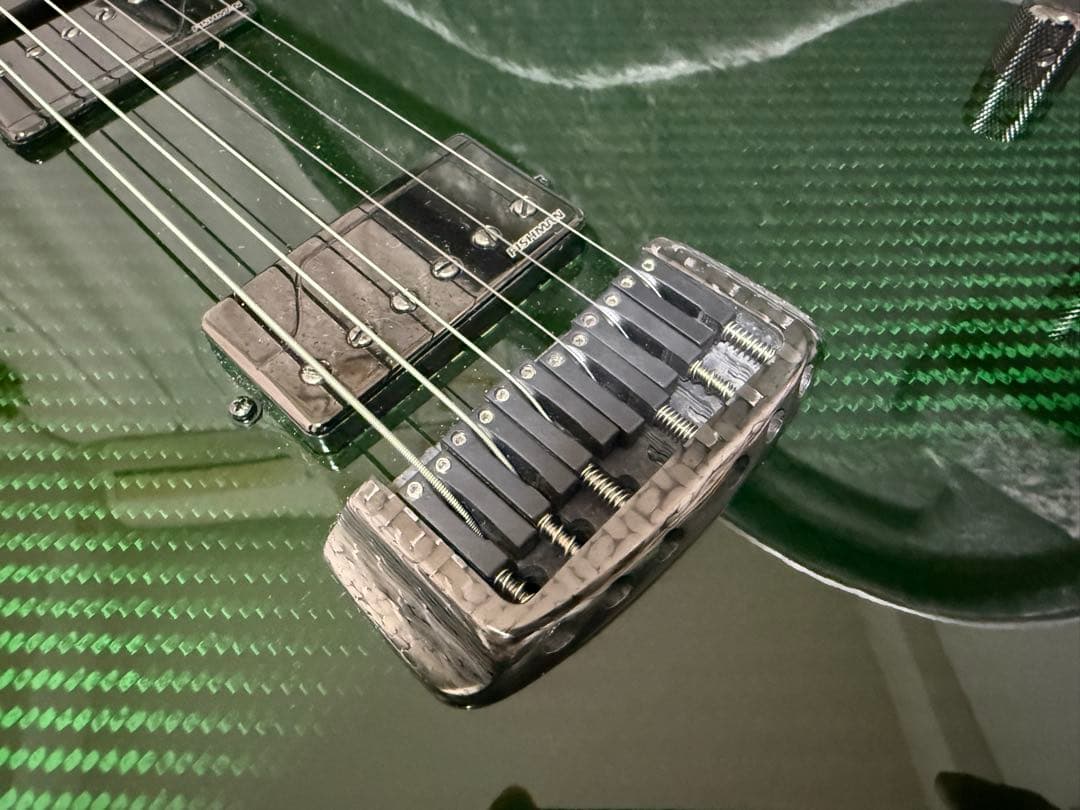 Emerald Guitars Virtuo 2023 市場相場60万円超