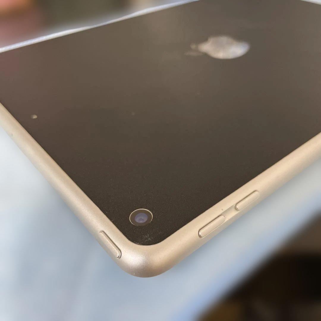 Apple iPad (第5世代) 32GB シルバー