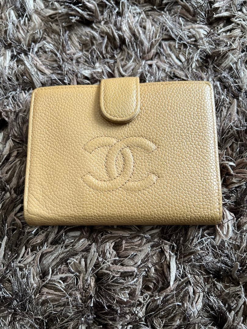 CHANEL キャビアスキン　コンパクトウォレット　ベージュ