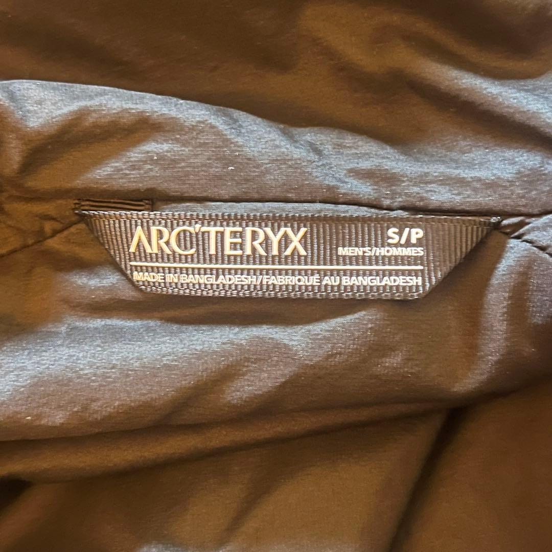 む*ら様 ARC'TERYX アークテリクス アトムLT ブラック 刺繍ロゴ S