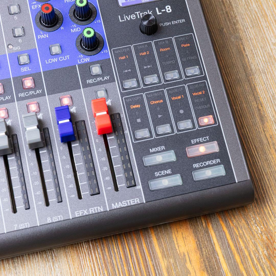 【美品②】ZOOM LiveTrak L-8 8chミキサー/レコーダー