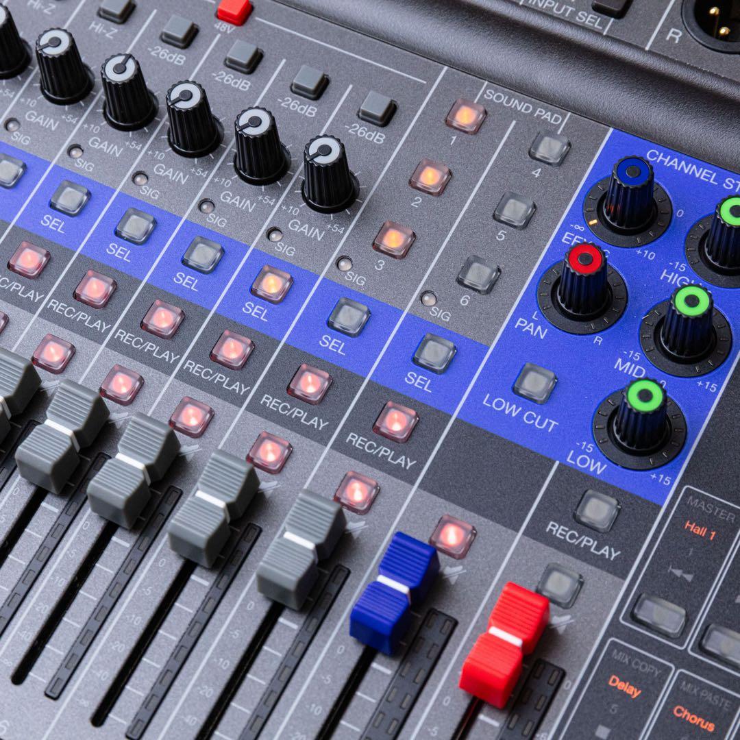 【美品②】ZOOM LiveTrak L-8 8chミキサー/レコーダー