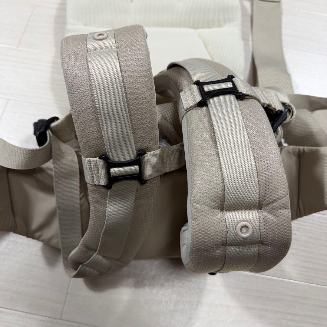 極美品 アンジェレッテ 抱っこ紐 ベビーキャリアオン ベージュ