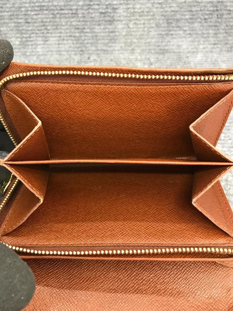 LOUIS VUITTON　ルイヴィトン　二つ折り財布　モノグラム　323
