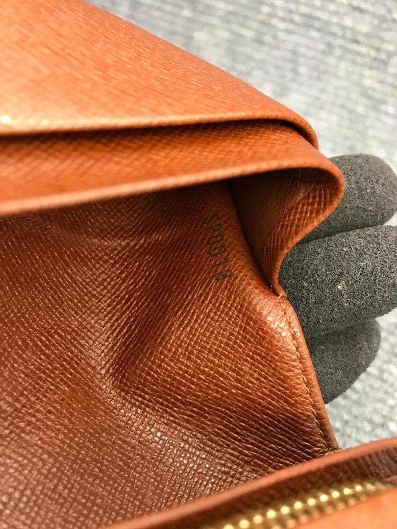 LOUIS VUITTON　ルイヴィトン　二つ折り財布　モノグラム　323