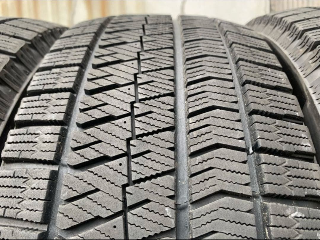 ①琳琳 スタッドレス ブリヂストン VRX2 215/55R16
