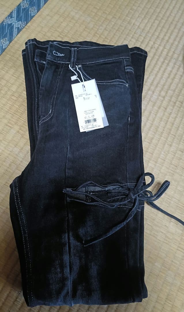 新品　RESEXXY リゼクシー　カットアウトリボンデニムパンツ　ブラック　L