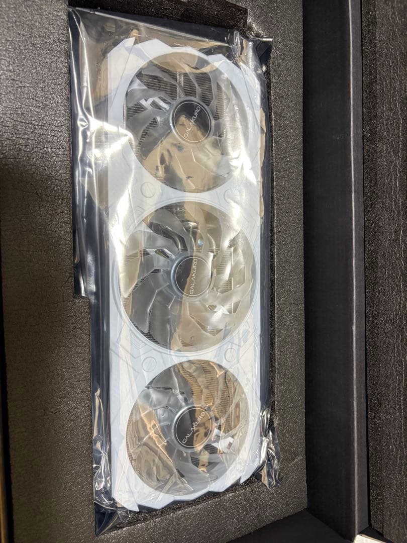 GK-RTX4070Ti-E12GB/WHITE/TP2 品薄モデル　グラボ