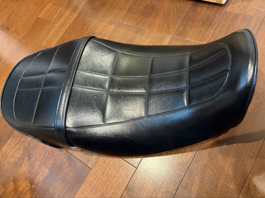 z900rs ZⅡパターン　艶有りブラック　茗荷シート