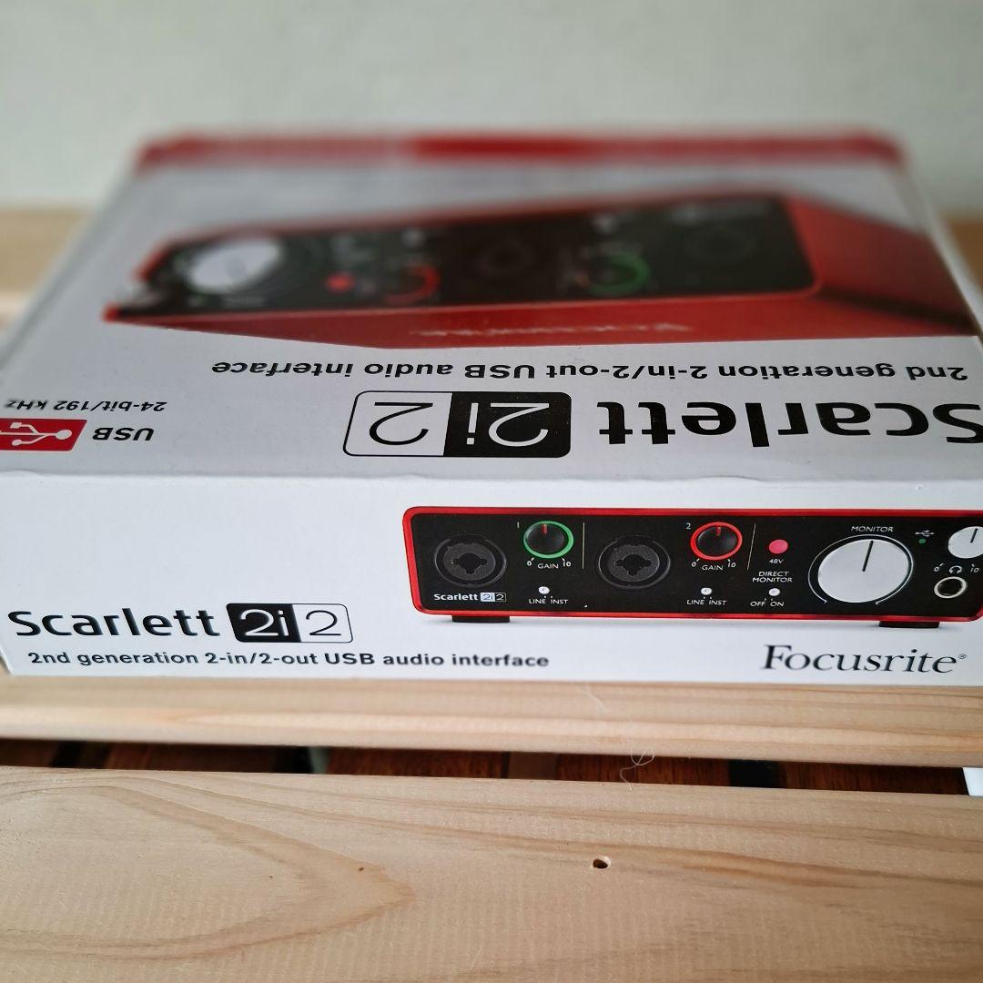 Focusrite Scarlett 2i2 オーディオインターフェース