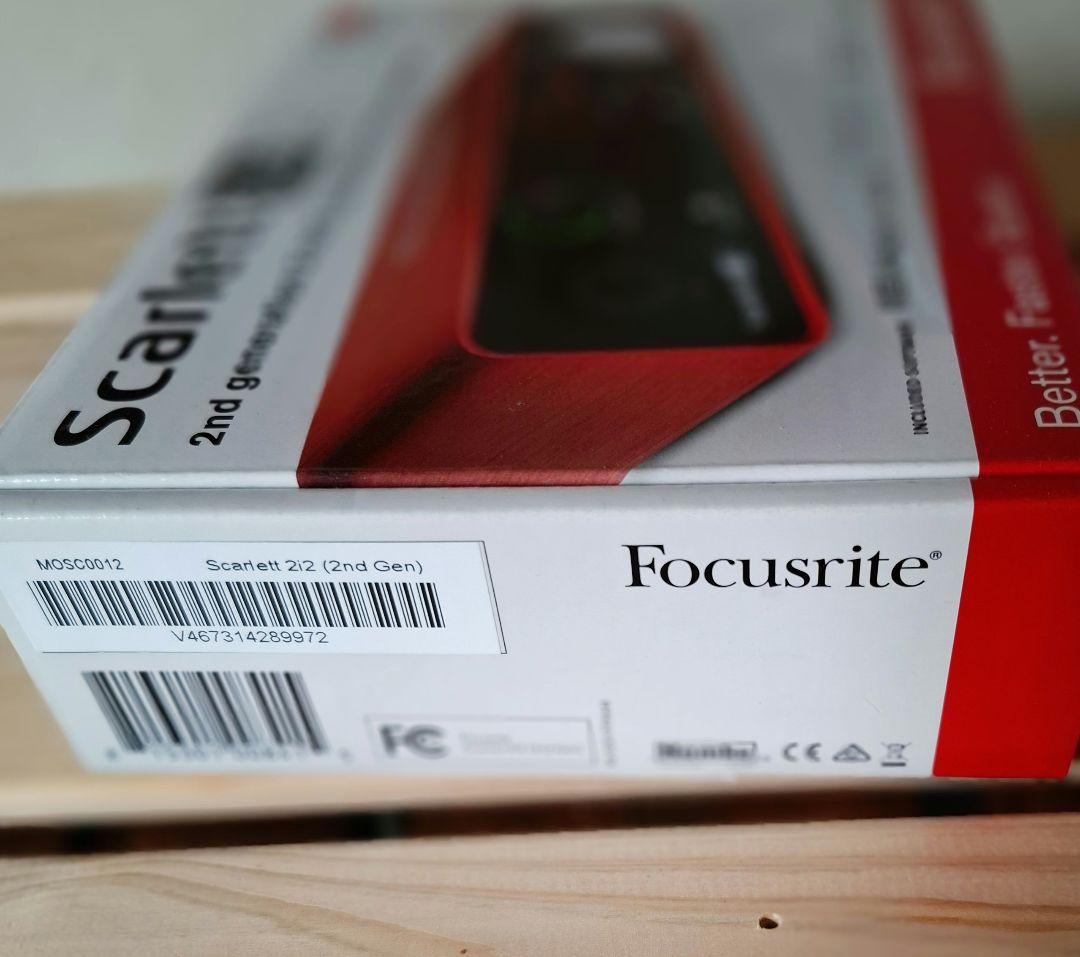 Focusrite Scarlett 2i2 オーディオインターフェース