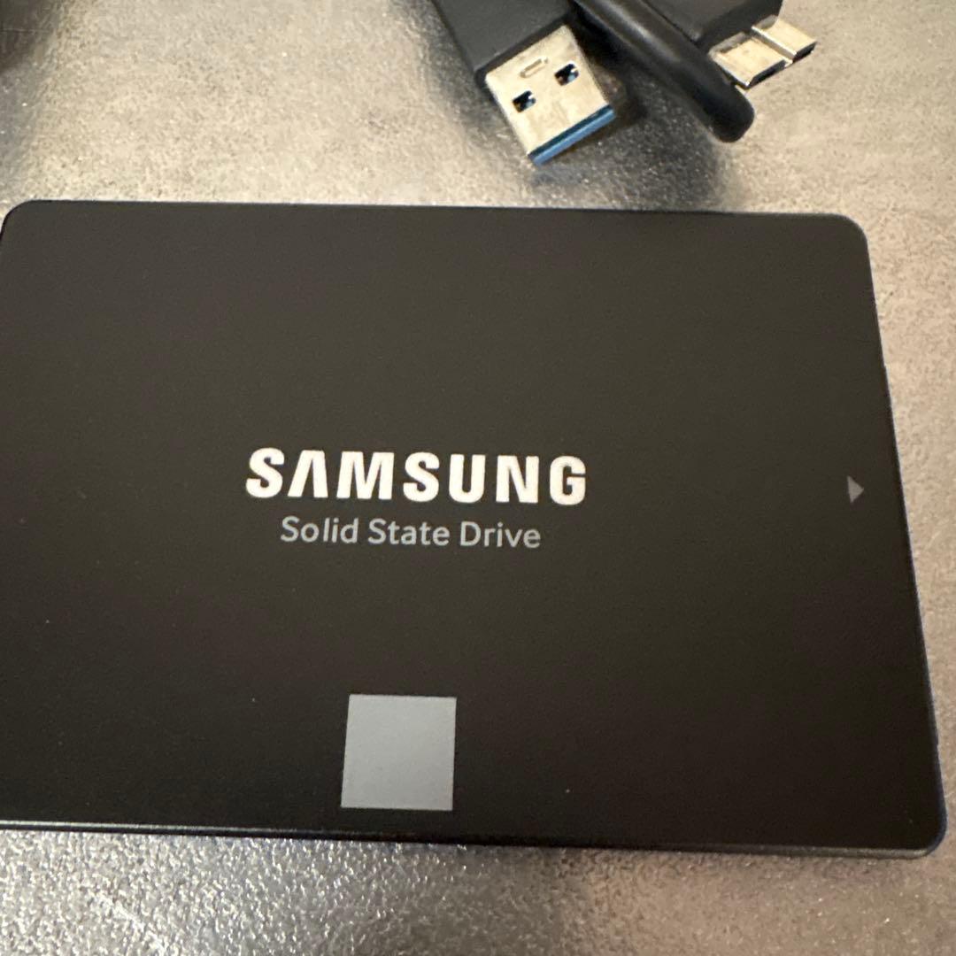 外付けハードディスク・ドライブ Samsung 860 EVO 500GB SSD