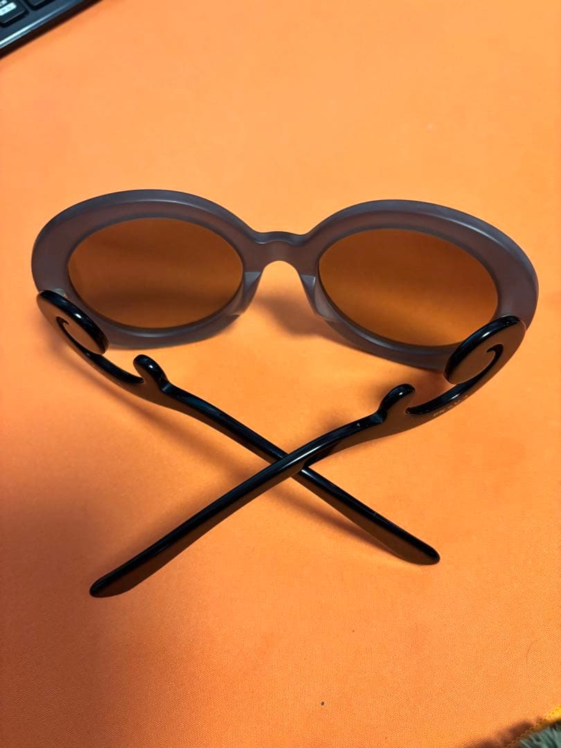 Prada サングラス ケース付き