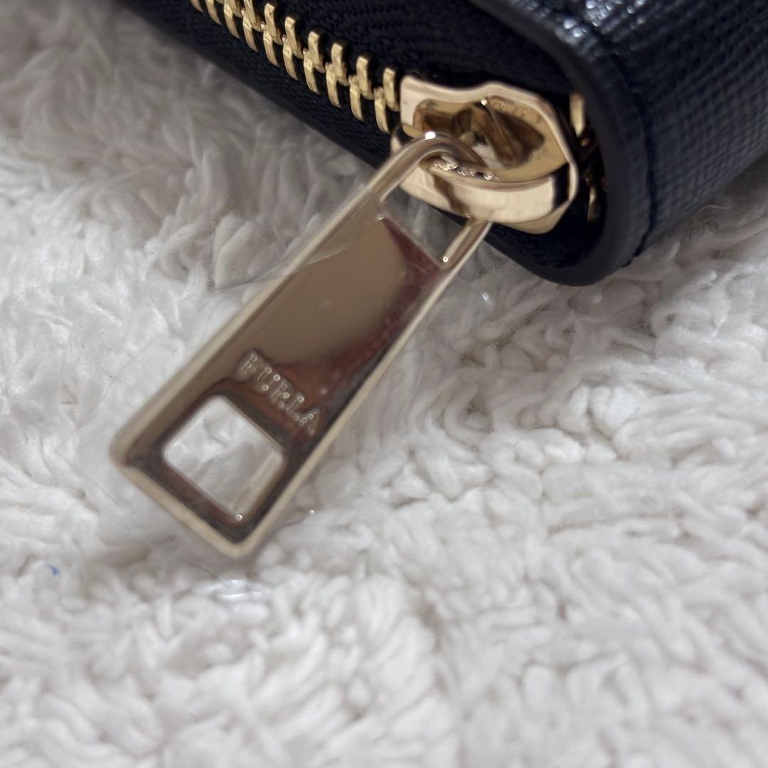 未使用　FURLA フルラ　バビロン　二つ折り財布　ラウンドジップ　財布