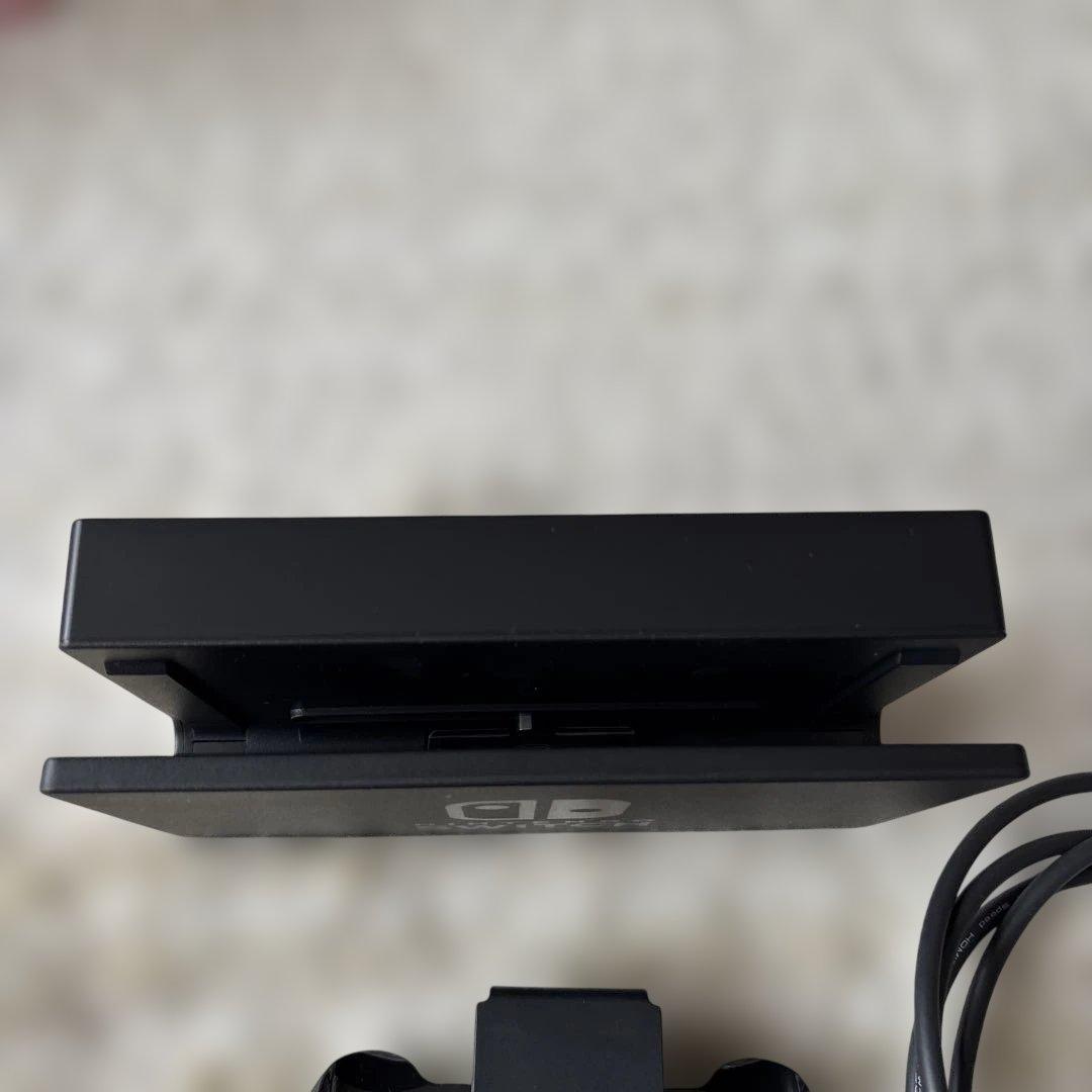 Nintendo Switch 本体 青・赤 (付属品あり）