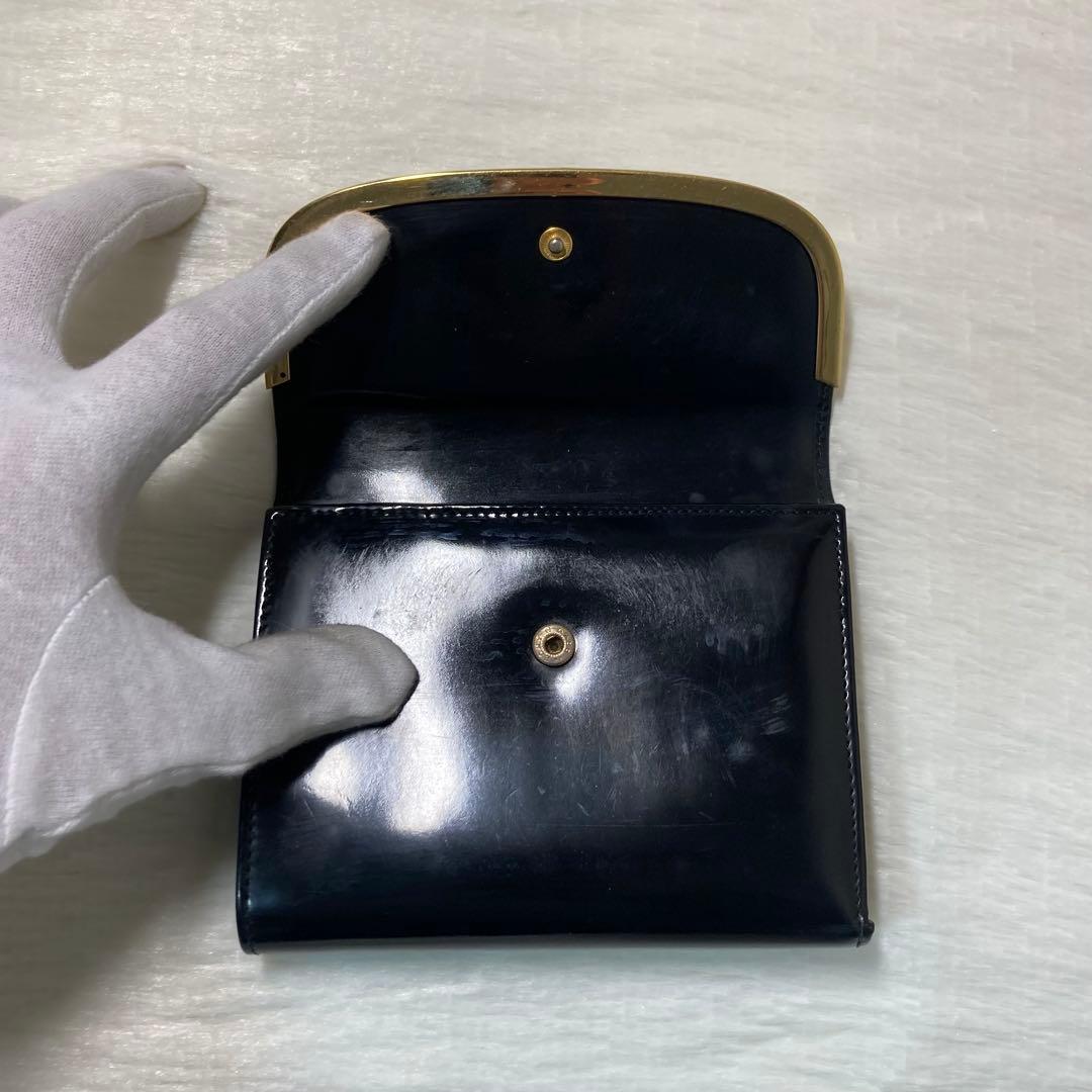 早い者勝ち　GUCCI グッチ　二つ折り　三つ折り　フレーム　エナメル　黒　財布