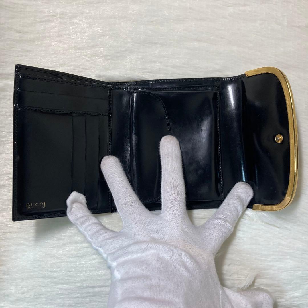 早い者勝ち　GUCCI グッチ　二つ折り　三つ折り　フレーム　エナメル　黒　財布