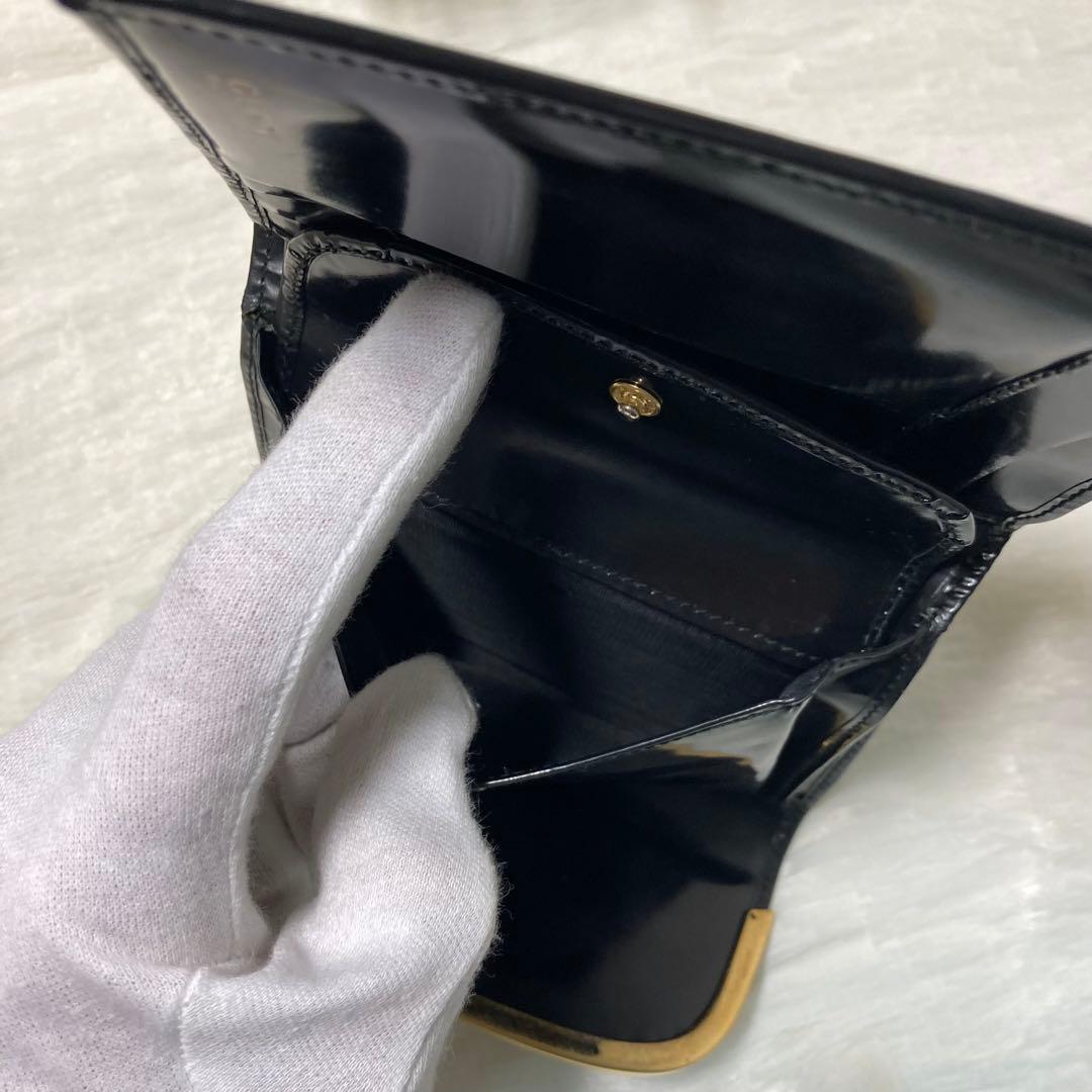 早い者勝ち　GUCCI グッチ　二つ折り　三つ折り　フレーム　エナメル　黒　財布