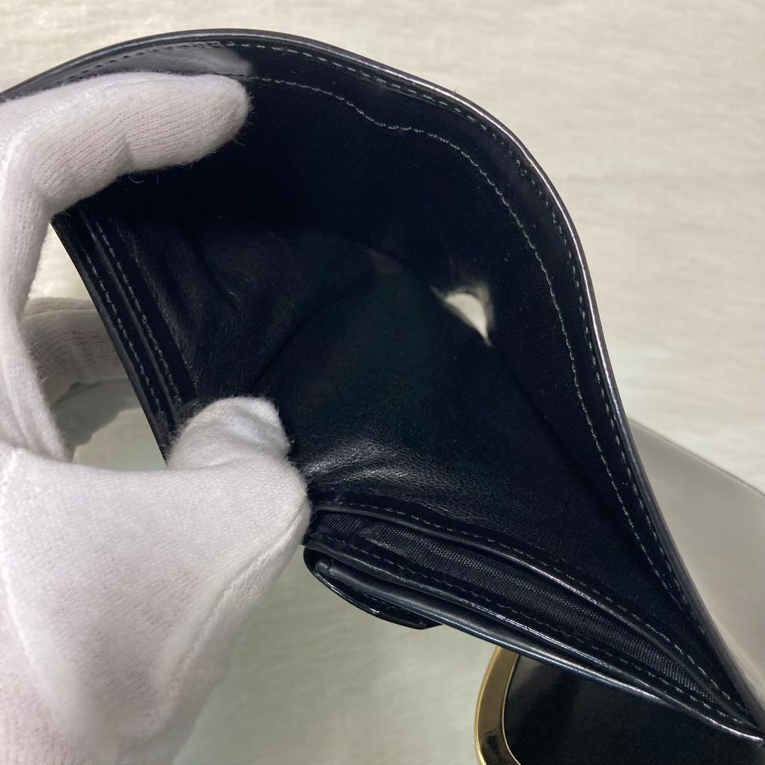 早い者勝ち　GUCCI グッチ　二つ折り　三つ折り　フレーム　エナメル　黒　財布