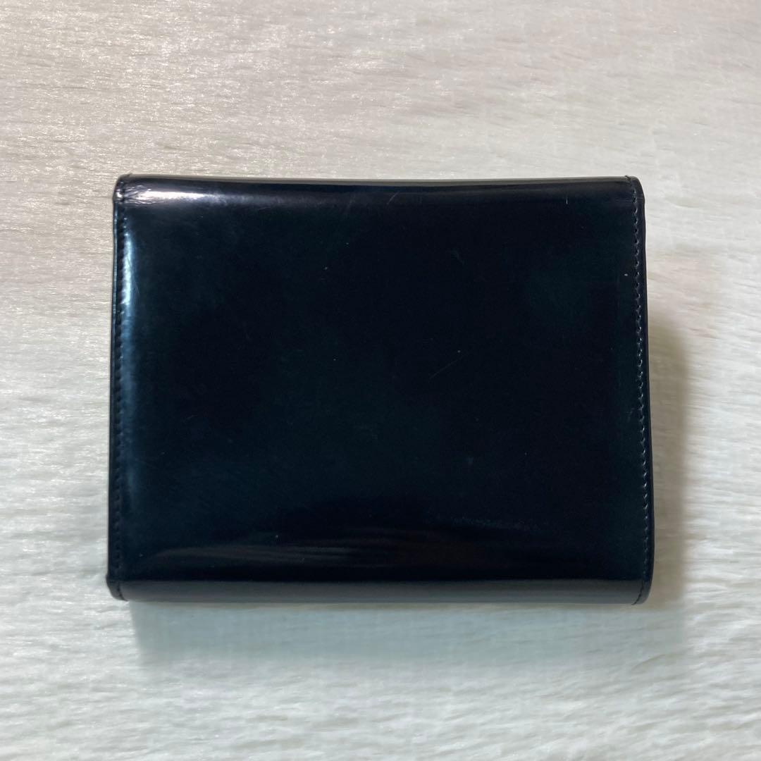 早い者勝ち　GUCCI グッチ　二つ折り　三つ折り　フレーム　エナメル　黒　財布