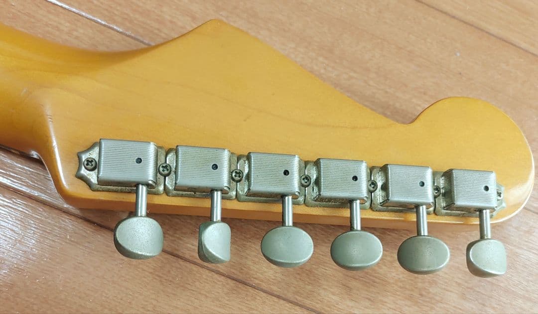 Fender Japan ストラトキャスター 　黒　ソフトケース/シールド付き