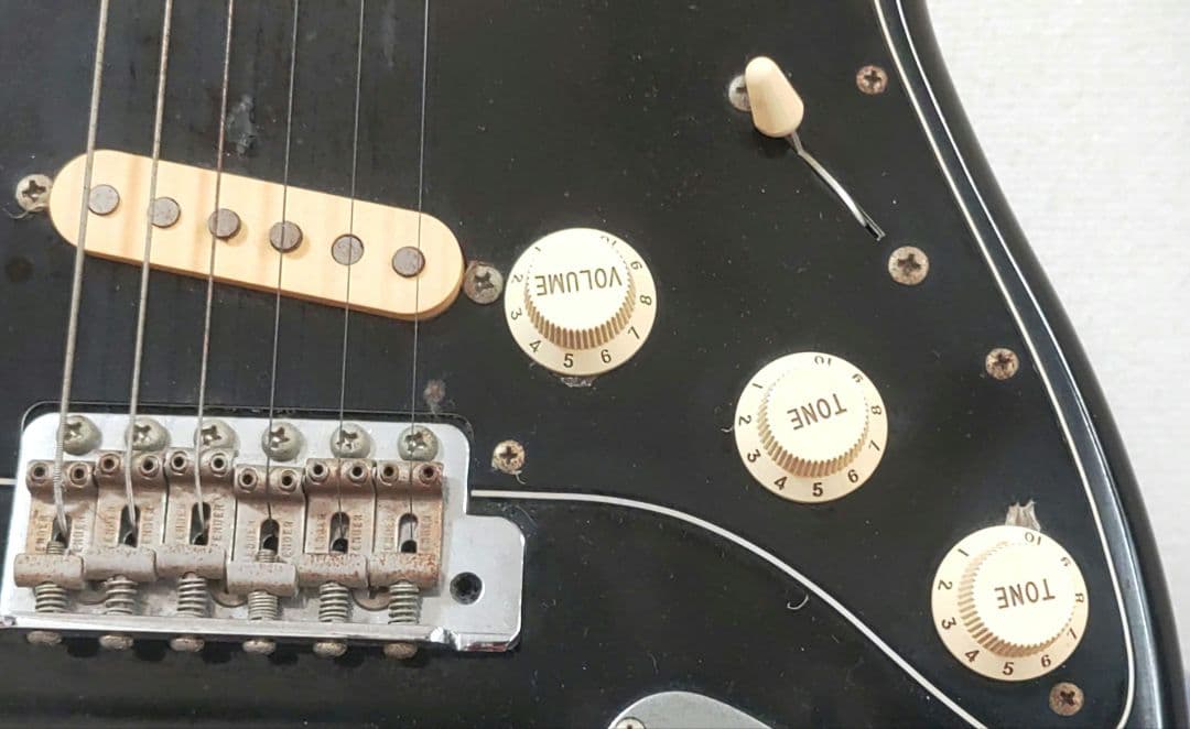 Fender Japan ストラトキャスター 　黒　ソフトケース/シールド付き